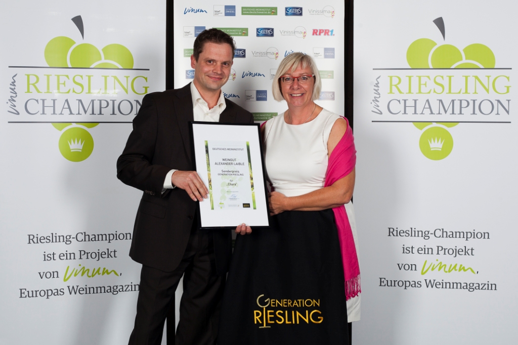 Alexander Laible skriver sig endnu engang ind i listen over bedste Riesling producenter i Tyskland. Første plads i Riesling Champion 2013. Se hans vine i vinbutikken.dk